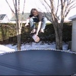 Apprendre la glisse sur un trampoline